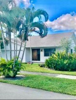 9400 SW 103rd Ave in Miami, FL - Building Photo