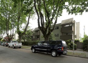 Walnut Place in Vancouver, BC - Building Photo