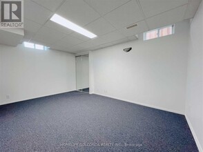 127 Clarion Crescent in Markham, ON - Building Photo - Building Photo