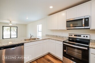 908 NE 18th St in Cape Coral, FL - Building Photo - Building Photo