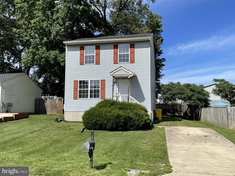 7717 Grace Ave in Pasadena, MD - Building Photo