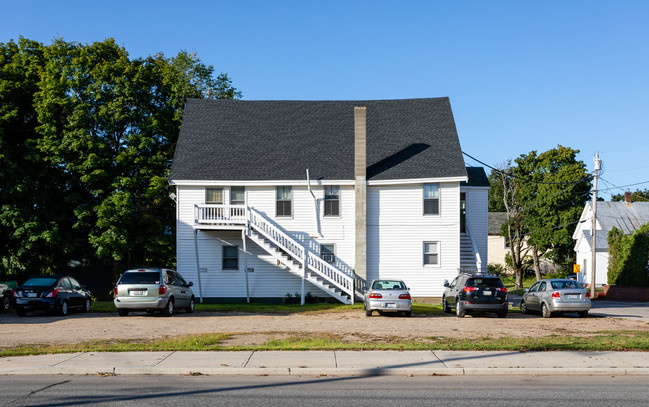 4 State St in Sanford, ME - Foto de edificio - Building Photo