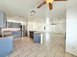 8812 N 67th Dr in Peoria, AZ - Building Photo - Building Photo