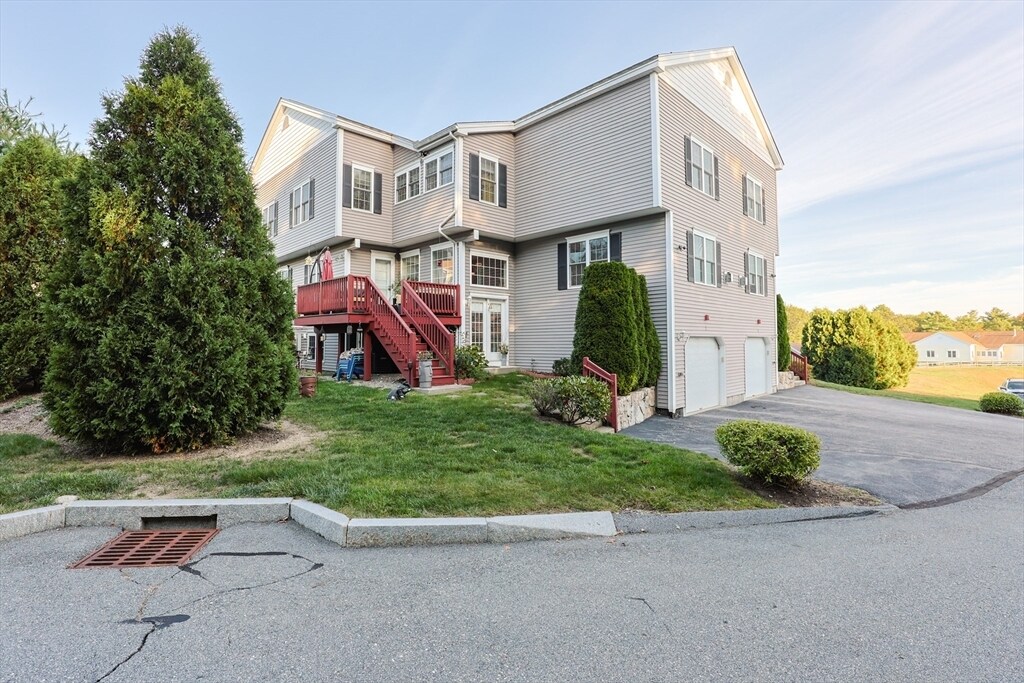8 Patriots Blvd in Hopkinton, MA - Building Photo