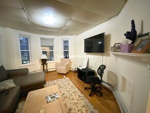 20 Howell St, Unit 2 in Boston, MA - Foto de edificio - Building Photo