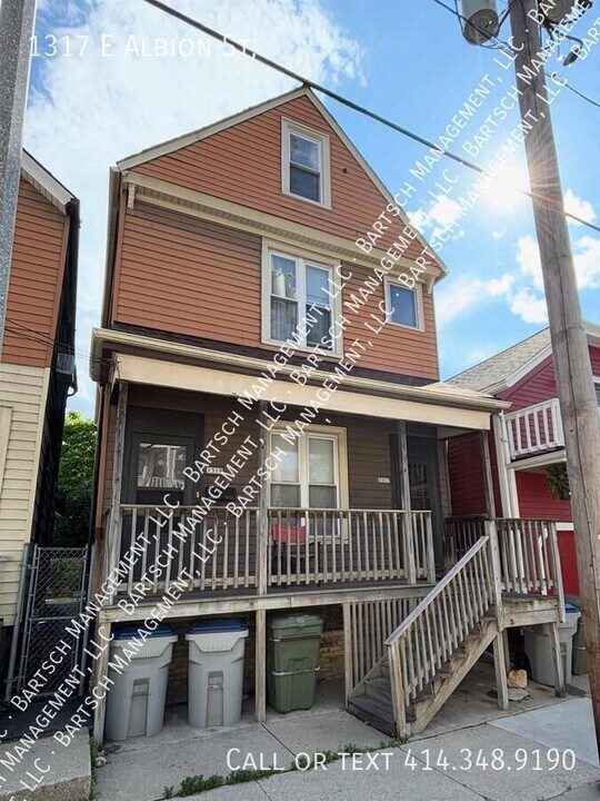 1317 E Albion St in Milwaukee, WI - Building Photo