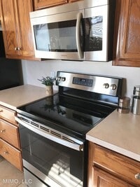 900 Shadowhill St photo'