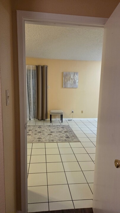 2750 Holly Hall St, Unit 1104 in Houston, TX - Foto de edificio