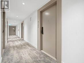 3071 Trafalgar Rd in Oakville, ON - Building Photo - Building Photo