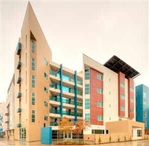 Gateways Apartments in Los Angeles, CA - Building Photo