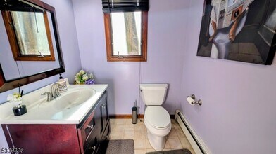 22 Heritage Ct in Morris Plains, NJ - Building Photo - Building Photo