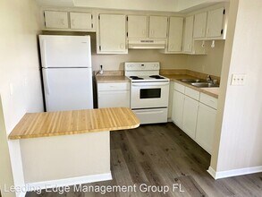 3431 Helena Dr in Lake Worth, FL - Building Photo - Building Photo