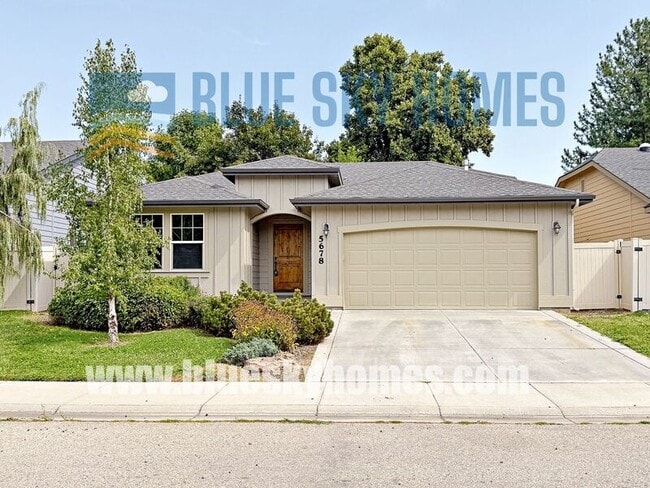 property at 5678 N Armstrong Ave