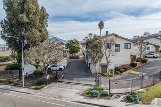 Sweetwater Hills in Spring Valley, CA - Building Photo - Building Photo