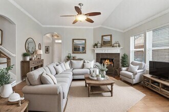 1639 Wildflower Dr in Waxahachie, TX - Building Photo - Building Photo