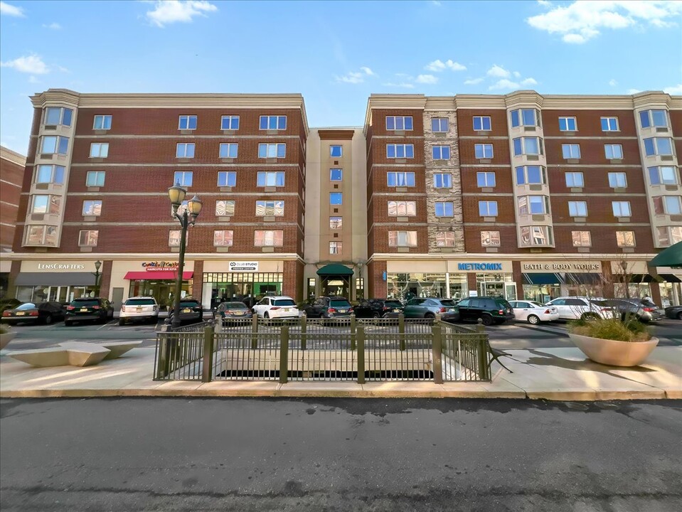 5410 City Pl, Unit 5410 in Edgewater, NJ - Building Photo