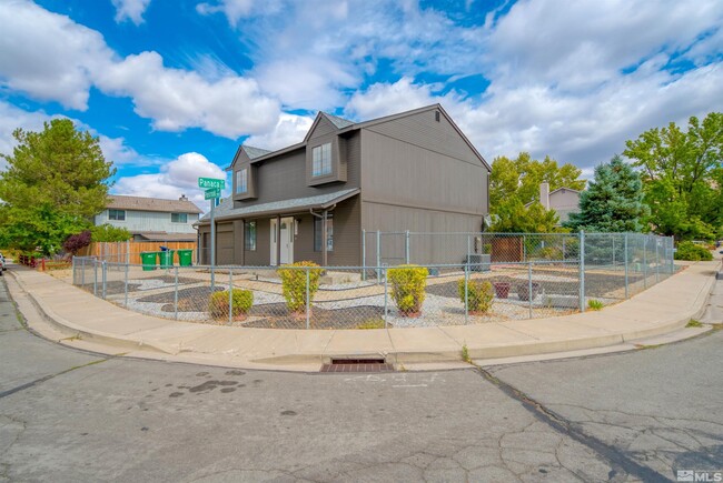 property at 2977 Pinebrook Dr