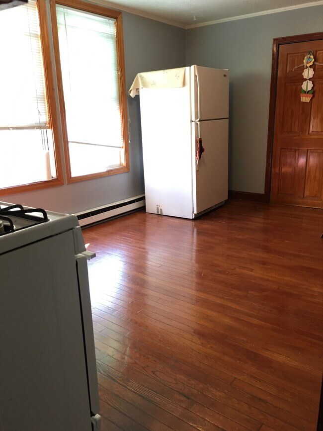 739 Parker St, Unit 2 in Boston, MA - Building Photo - Building Photo