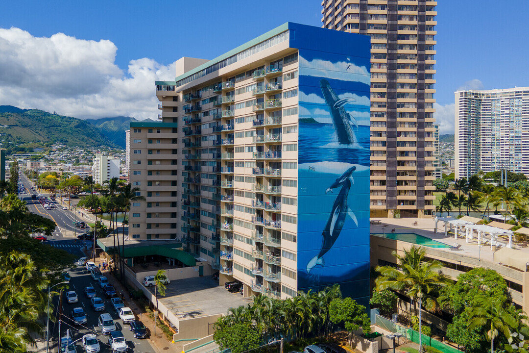 Royal Aloha Condominium in Honolulu, HI - Building Photo