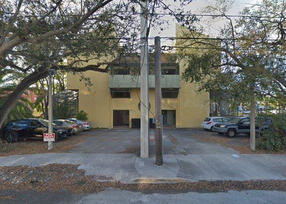 7420 SW 59th Ave in South Miami, FL - Building Photo