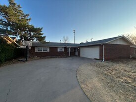 3605 48th St in Lubbock, TX - Building Photo