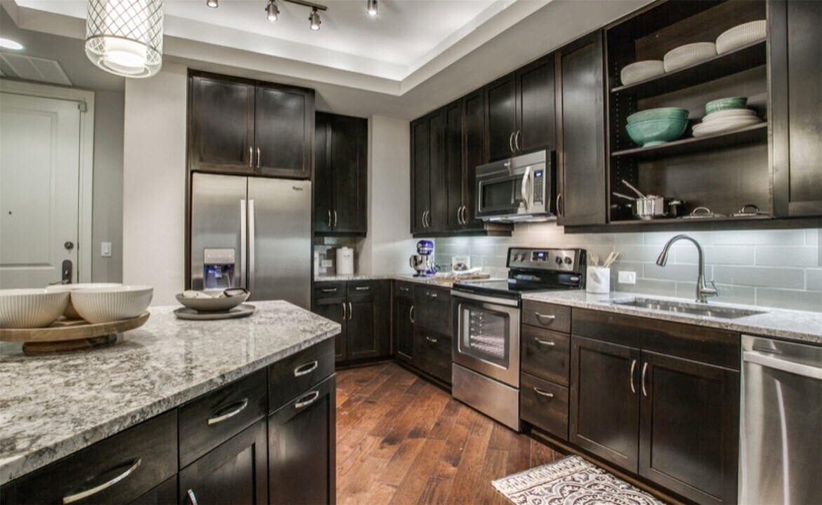 2303 Mid Ln in Houston, TX - Foto de edificio
