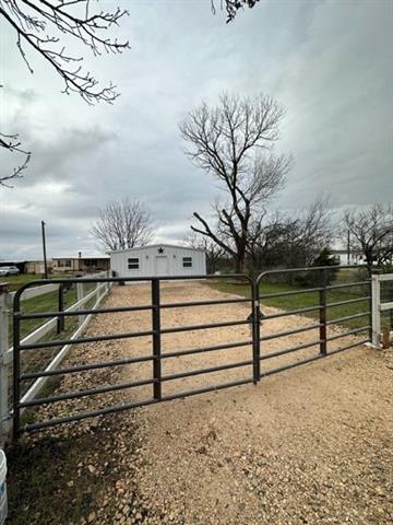 1402 Scarbrough St in Buffalo Gap, TX - Building Photo