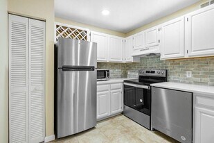 1885 Palm Cove Blvd in Delray Beach, FL - Building Photo