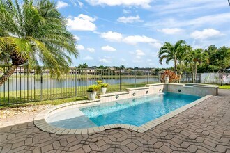 3816 W Hibiscus St in Weston, FL - Building Photo - Building Photo
