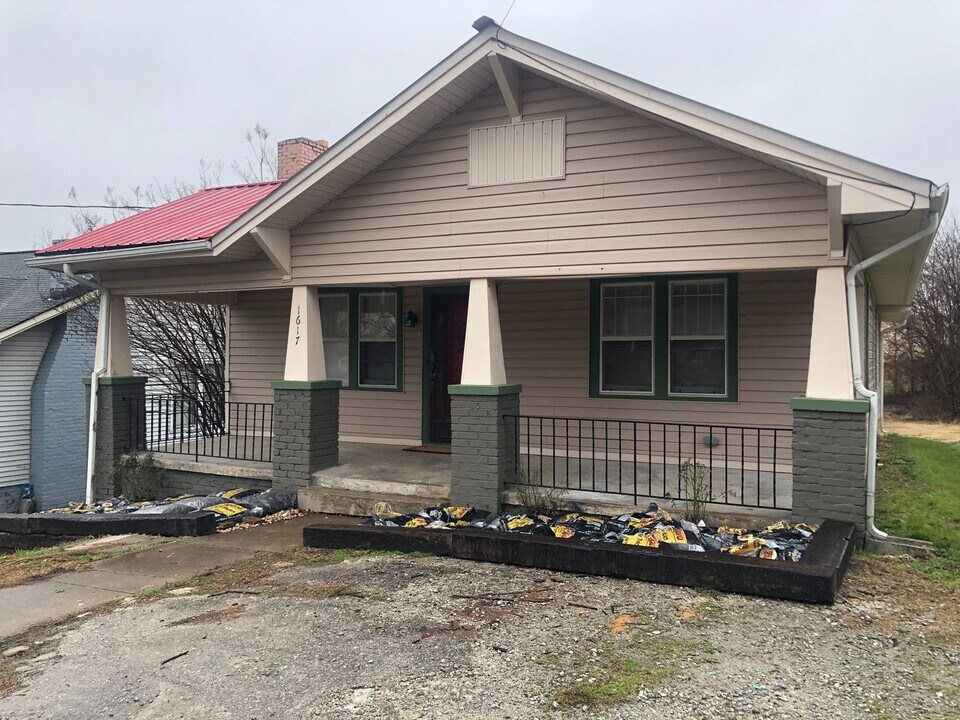 1617 Fay St in Knoxville, TN - Building Photo