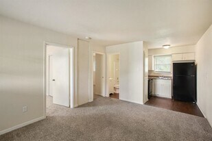 5415 3 Rd St in Danbury, TX - Building Photo