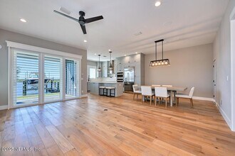 2410 Beach Blvd in Jacksonville Beach, FL - Building Photo - Building Photo