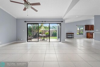 2135 NW 10th St in Delray Beach, FL - Building Photo - Building Photo