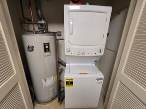 410 Westchester Ave in Port Chester, NY - Building Photo - Building Photo