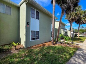 561 Fairways Cir, Unit A in Ocala, FL - Building Photo