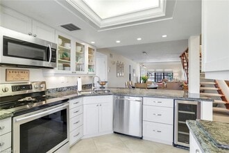 4092 Belair Ln in Naples, FL - Foto de edificio - Building Photo