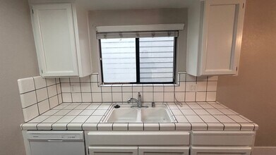 3545 Thomas More Way in Modesto, CA - Building Photo - Building Photo