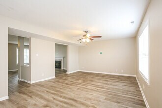 8538 Baypointe Dr in Avon, IN - Building Photo - Building Photo