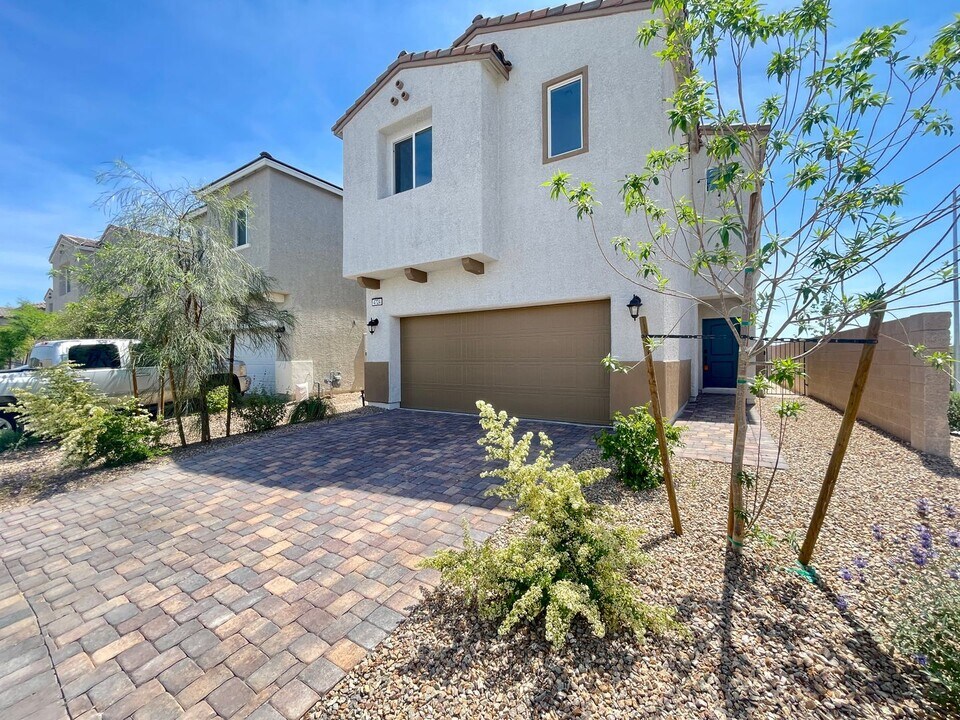 4724 Cactus Sun Ln in N Las Vegas, NV - Building Photo