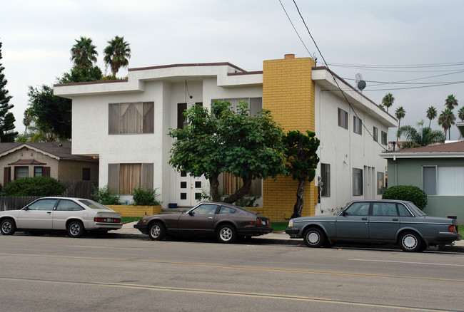 440 W Regent St in Inglewood, CA - Building Photo - Building Photo