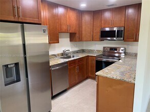 13711 SW 84th St in Miami, FL - Building Photo - Building Photo