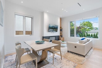 4084 W 10th Ave in Vancouver, BC - Building Photo - Building Photo