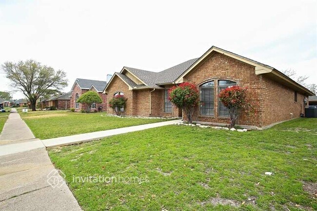 4817 Creekridge Ln in Garland, TX - Building Photo - Building Photo