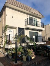 6657 Vista Del Mar, Unit B in Playa Del Rey, CA - Building Photo - Building Photo