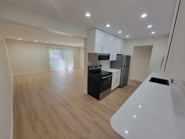 700 Perrie Dr