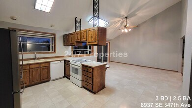 8937 SE Cottrell Rd in Boring, OR - Building Photo - Building Photo