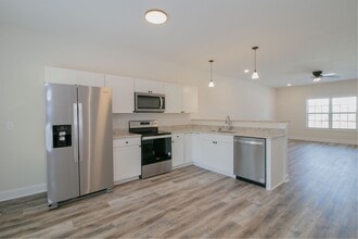 550 Peachers Mill Rd in Clarksville, TN - Building Photo - Building Photo