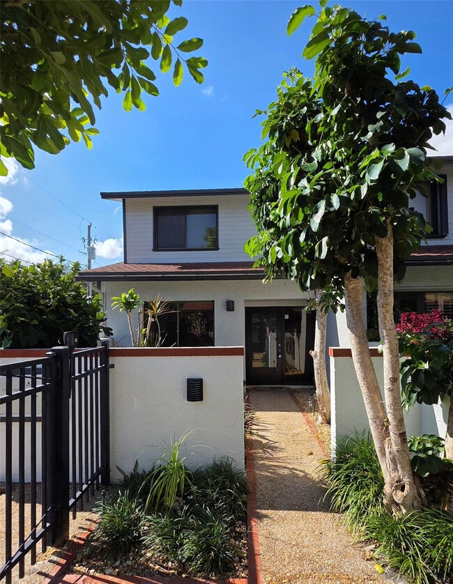 property at 817 SE 12th Ct