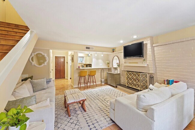 1953 Stoney Brook Dr