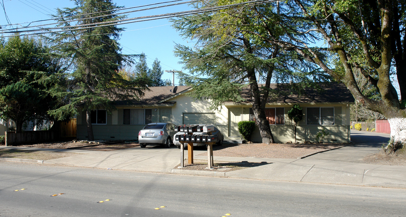 773-791 Dutton Ave in Santa Rosa, CA - Building Photo